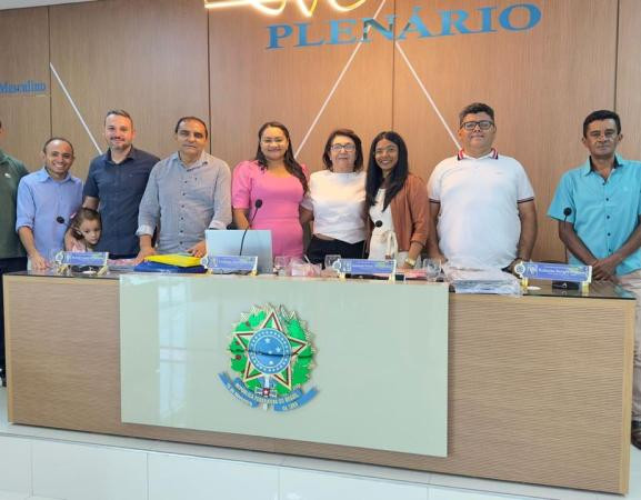 Recebemos nesta manhã de hoje 23 /11 na Câmara Municipal de Vereadores a visita da Doutora Estanel que participou com nosco nos debates da Lei que trata do Código Tributário